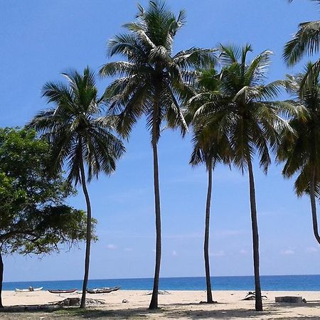 Naaval Beach Villa & Rooms Batticaloa Zimmer foto