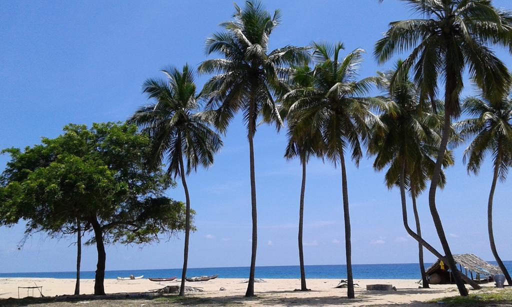 Naaval Beach Villa & Rooms Batticaloa Zimmer foto